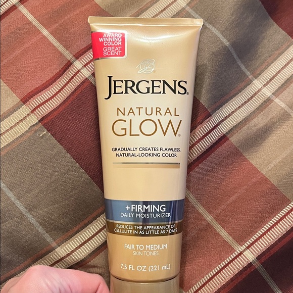 New Jergens Vintage Natural Glow Daily Moisturizer Firming Cellulite 7.5 fl oz - Picture 1 of 4